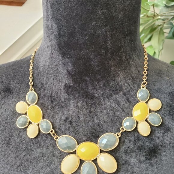 Women's Vintage Charming Charlie Ivory/Gray Tone Statement Necklace - Picture 2 of 9